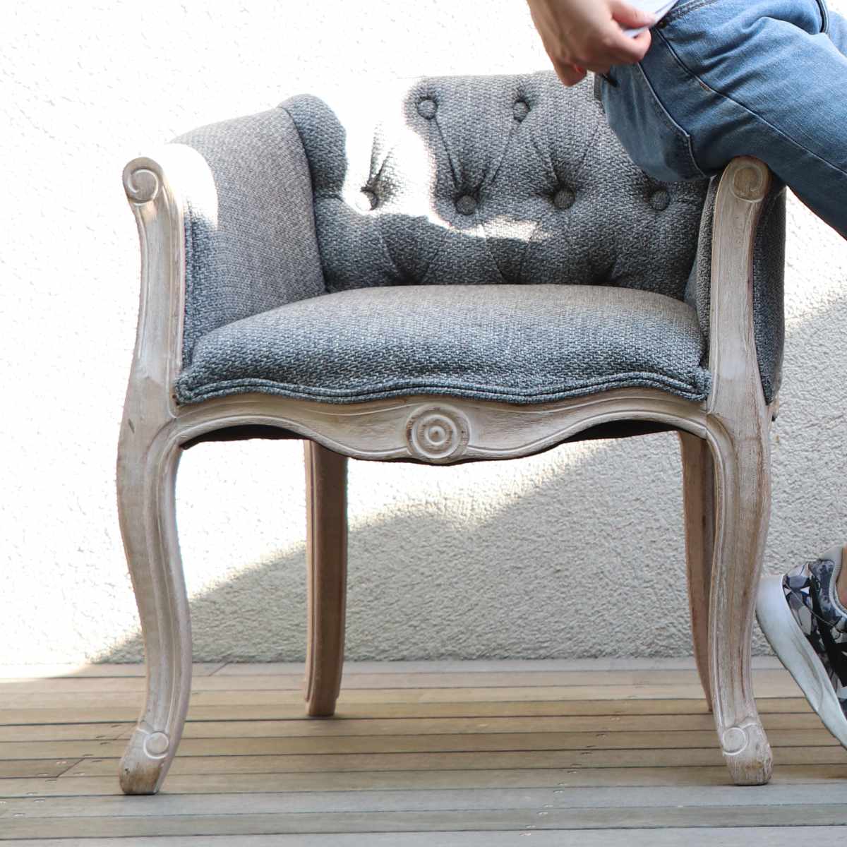 GART（ガルト） ダイニングチェア 肘付き 疲れにくい 背もたれ