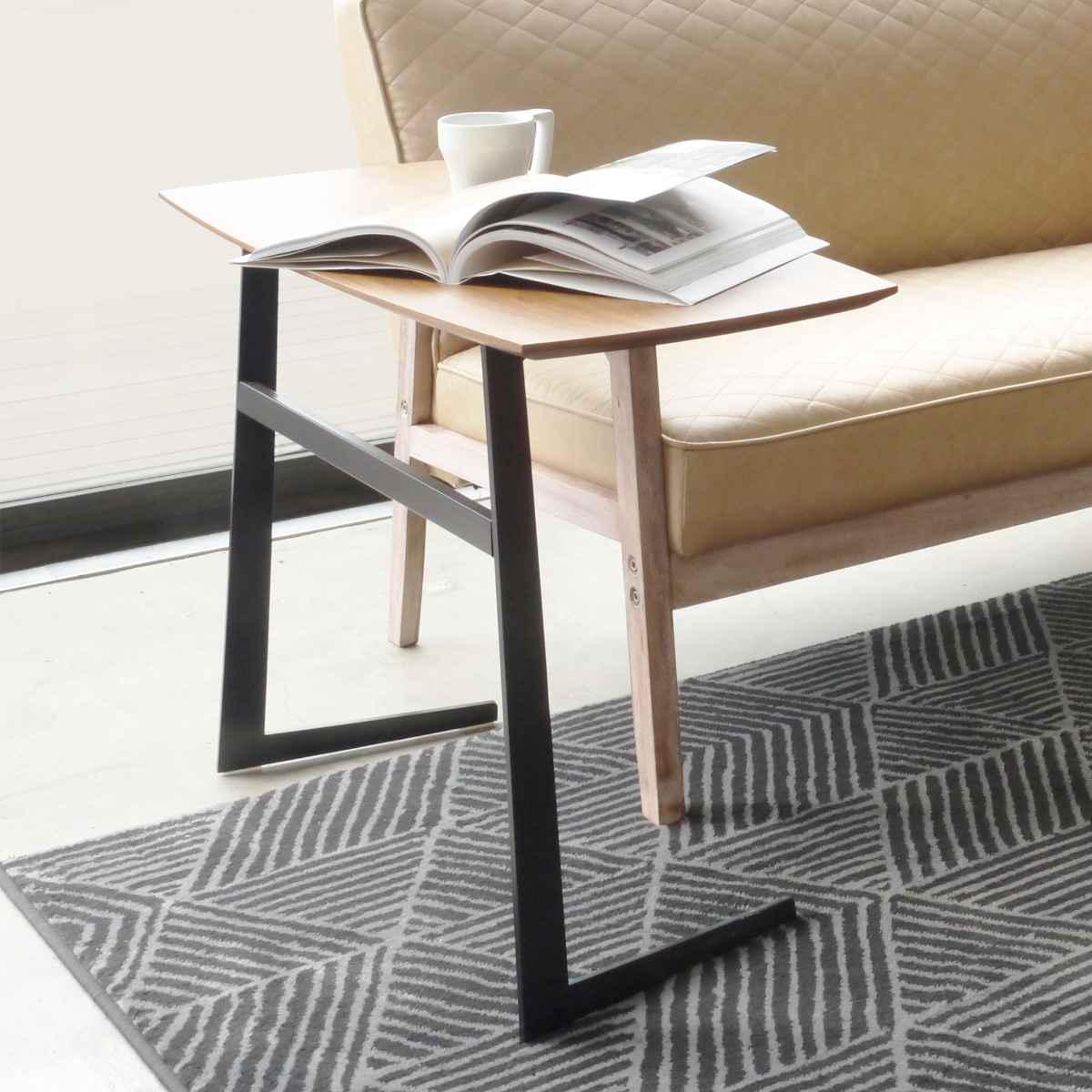 GART（ガルト） サイドテーブル ウォールナット突板 モダン