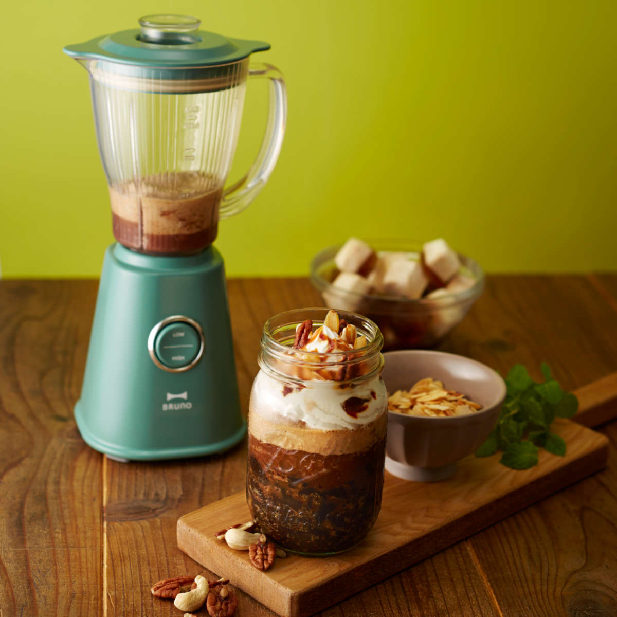 BRUNO（ブルーノ） ミキサー 400ml コンパクトブレンダー 氷も砕ける