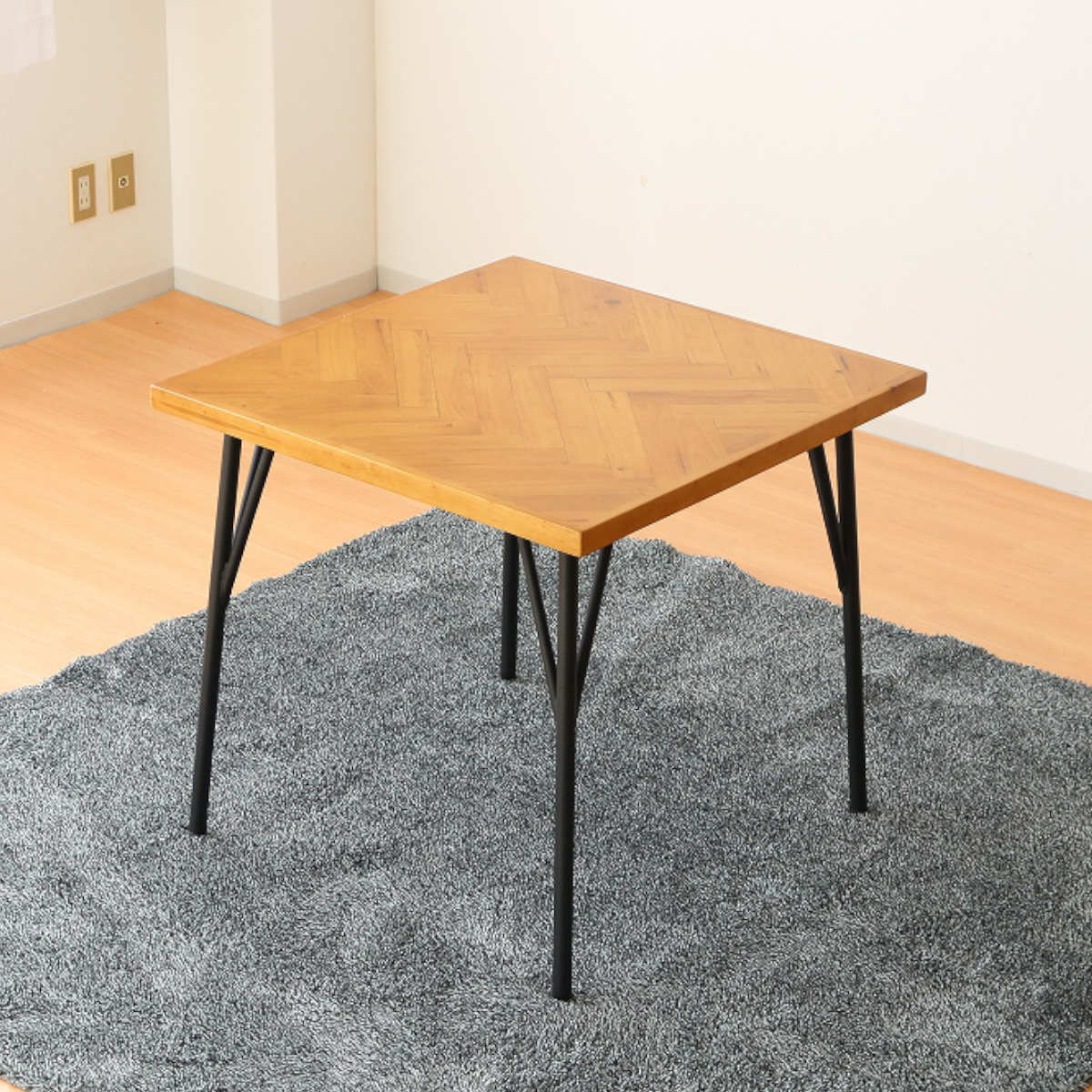 ダイニングテーブル 幅75cm ヘリンボーン柄 （ カフェテーブル ミニ