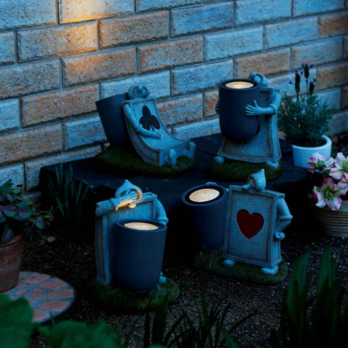 セトクラフト 置物 兵士 ソーラーオーナメント ハート兵士 庭 （ LED