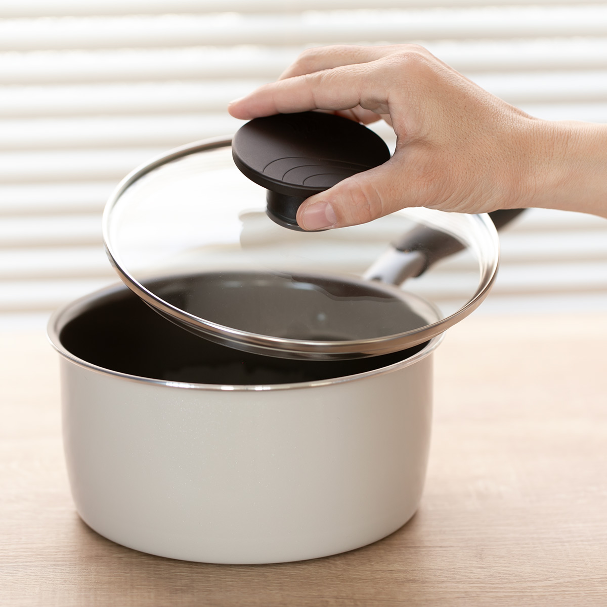ソースパン 18cm IH対応 ビオ・セラミック PFOAフリー ベークライト