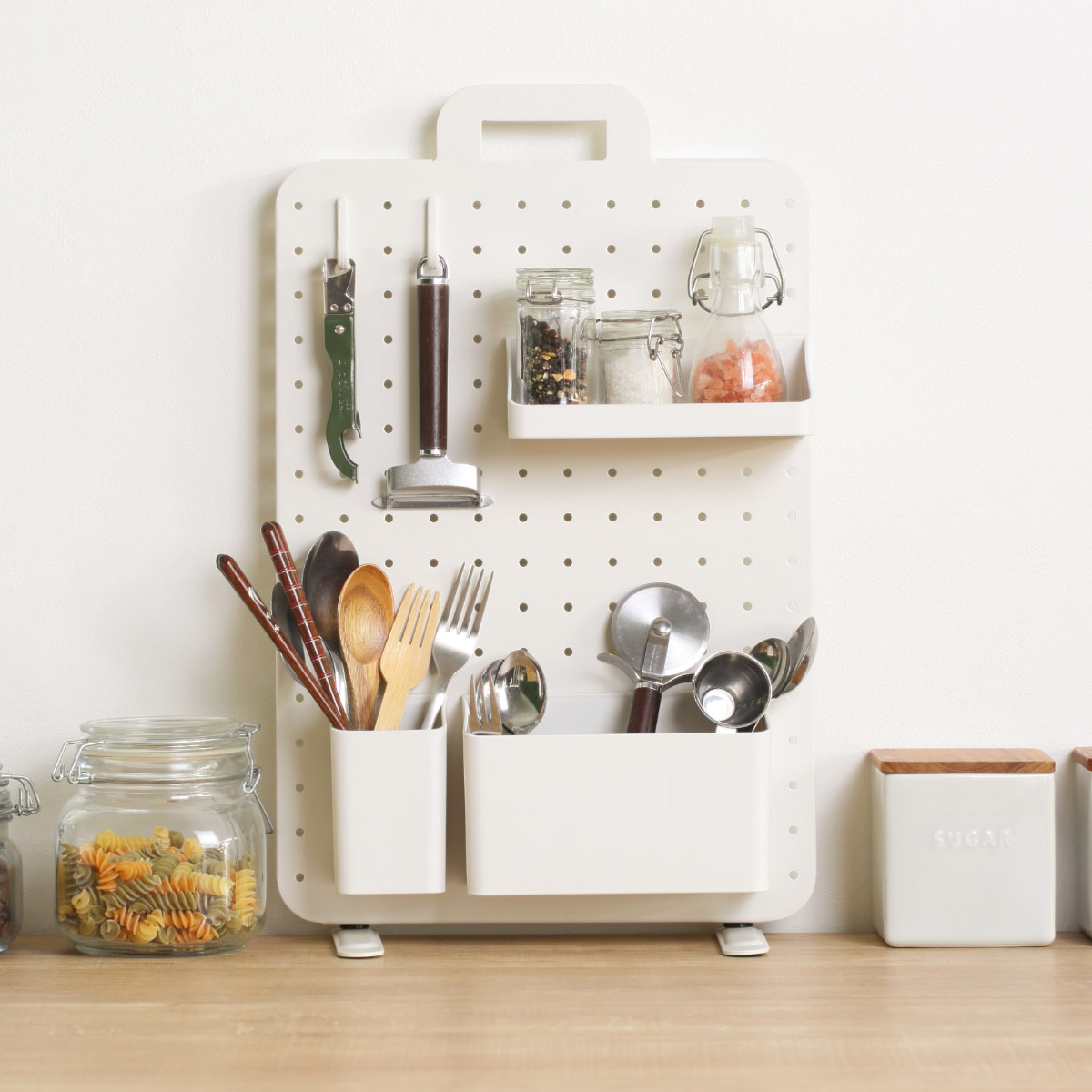 ペグボード 幅30×高さ42cm ハンドル付き 卓上 収納 （ パンチング