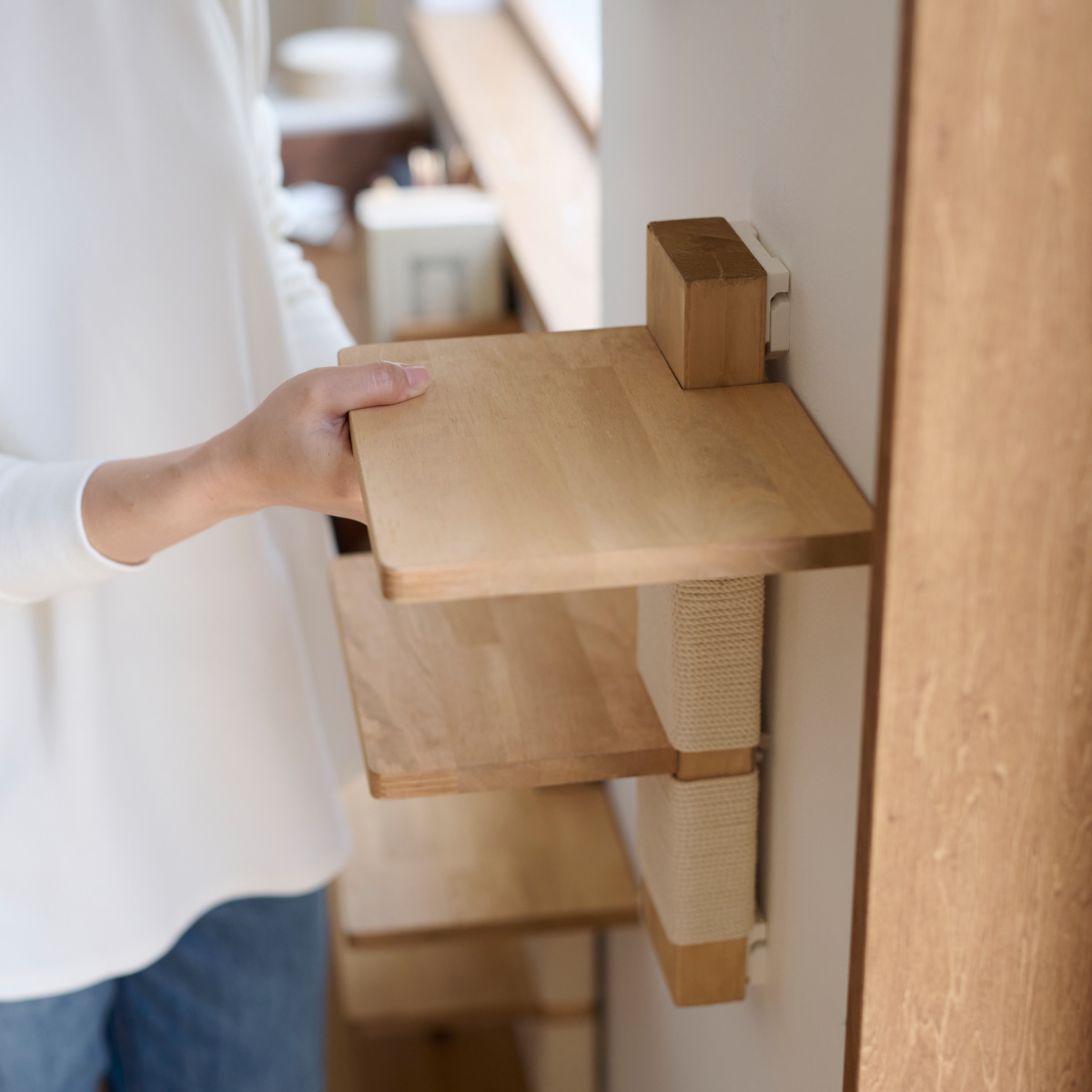 浮かせる家具ブラケット 1本用 LABRICO ラブリコ （ 壁面収納 DIY