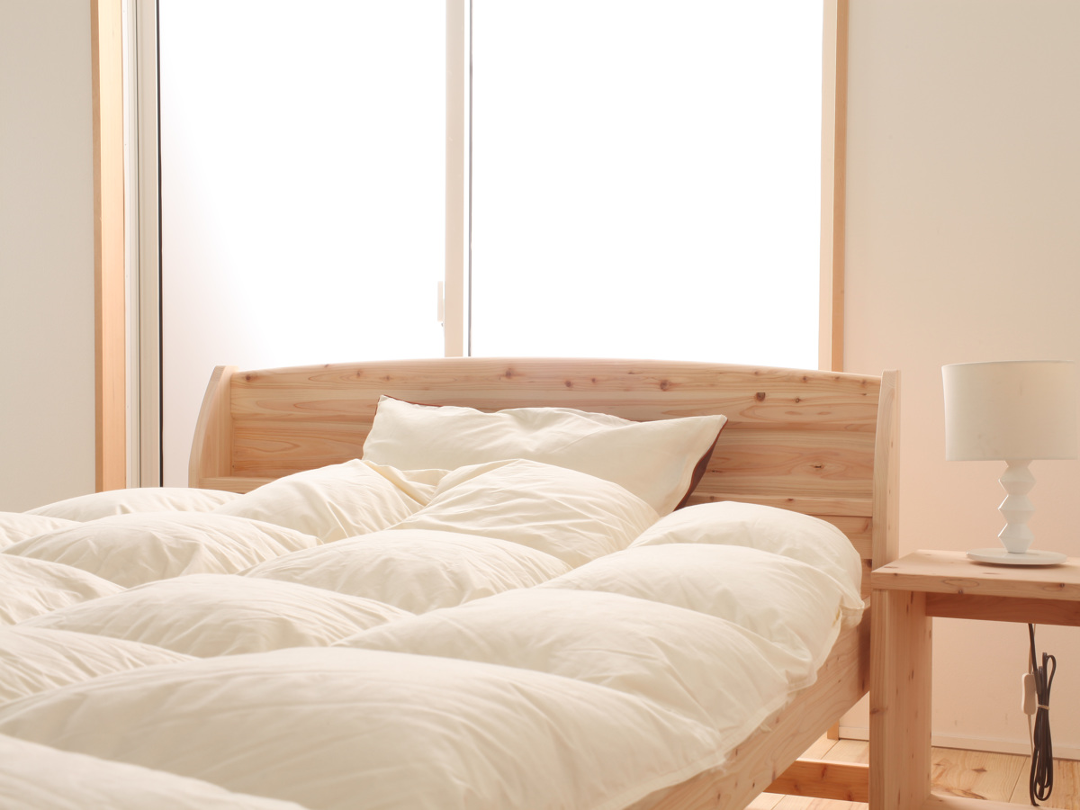 すのこベッド シングル 国産ひのき 宮棚 2口コンセント付 高さ調整可