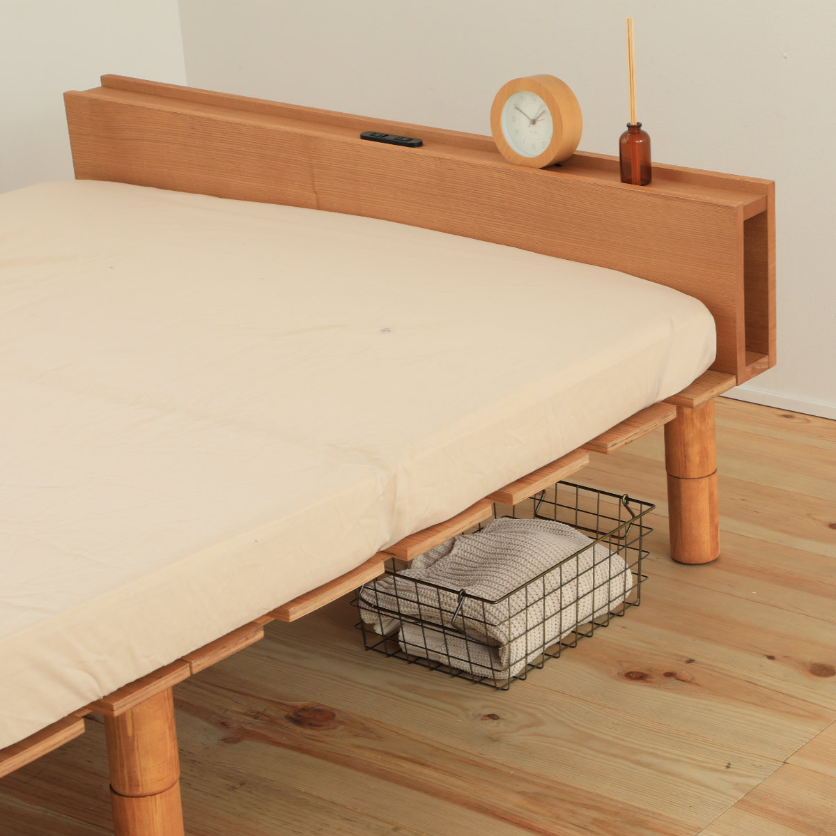 ステージすのこベッド シングル 宮棚 2口コンセント付 高さ調整可