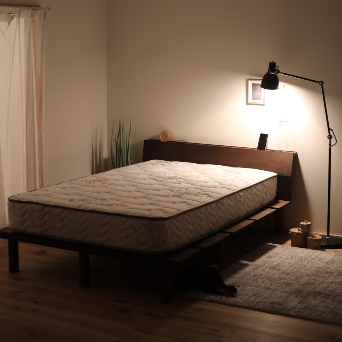 幅広すのこベッド セミダブル 宮棚 2口コンセント付 高さ調整可