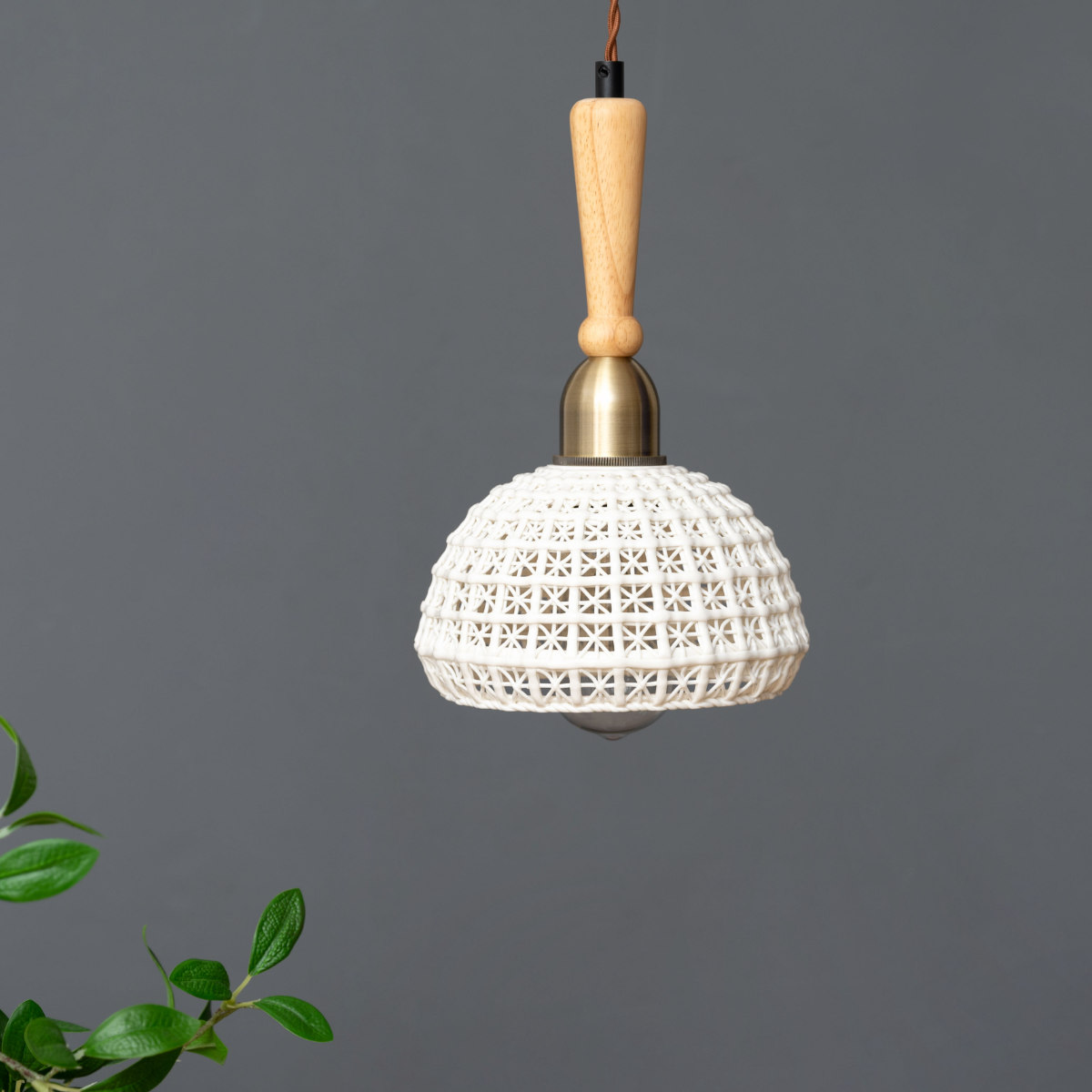 東谷 ペンダントライト 陶器 天然木 電球付き ドーム型 （ LED E26