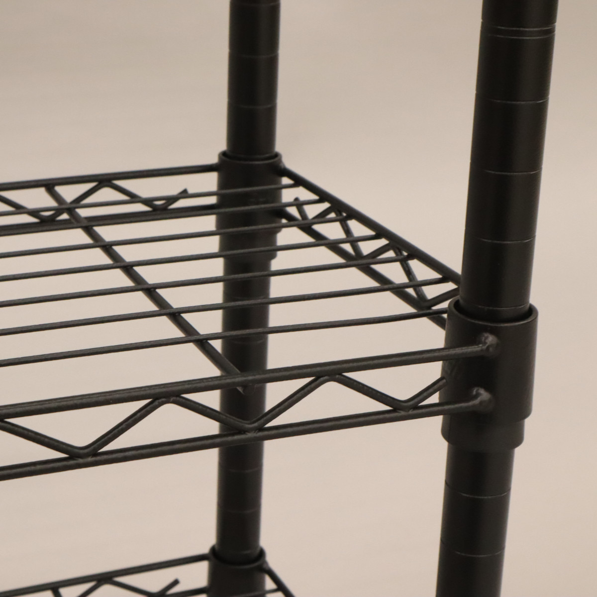 つっぱりスチール棚 エイ・アイ・エス 突っ張り スチールラック 幅93cm 8段 高耐荷重 簡単