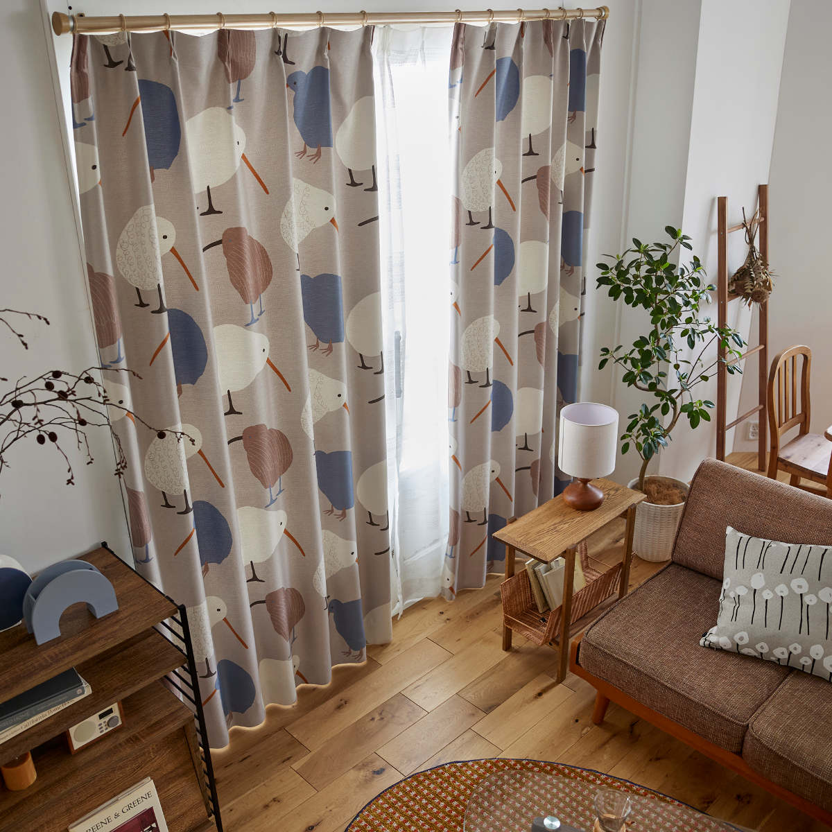 スミノエ カーテン 遮光2級 テクテクキーウィ 100×135cm 形状記憶加工