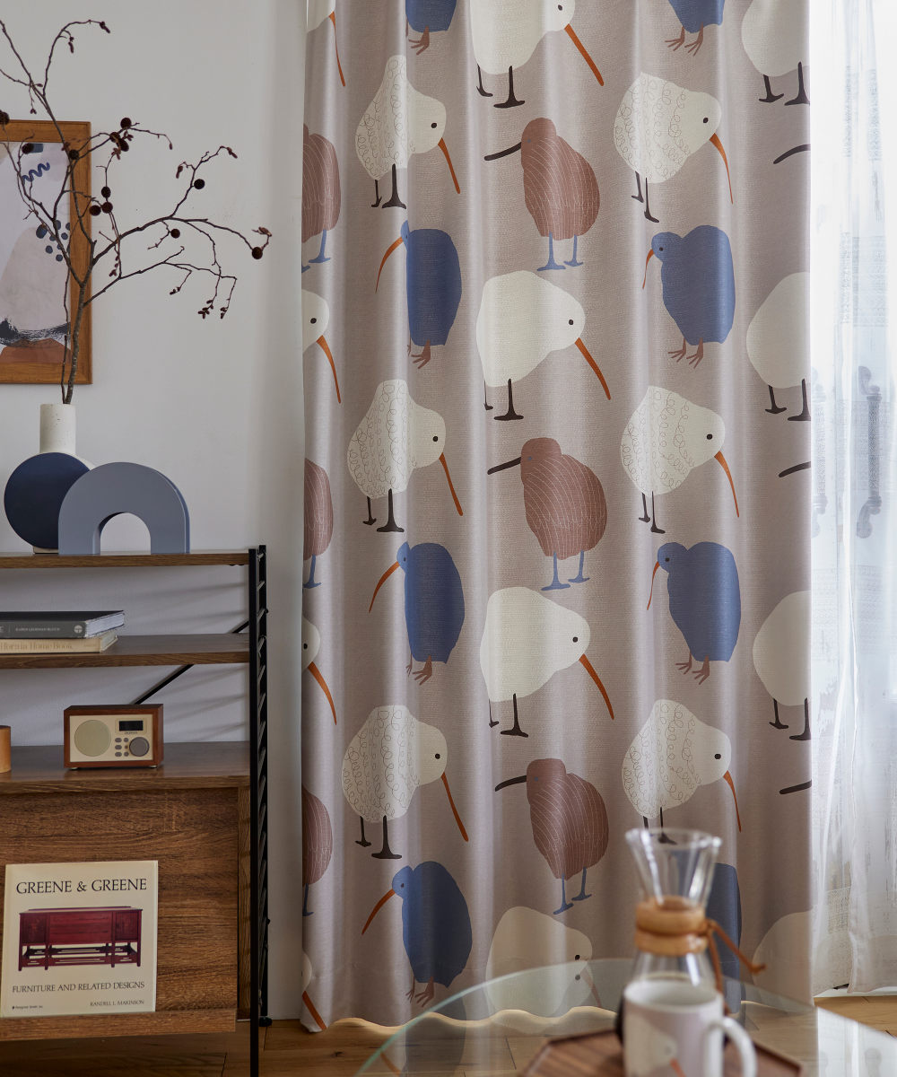 スミノエ カーテン 遮光2級 テクテクキーウィ 100×135cm 形状記憶加工