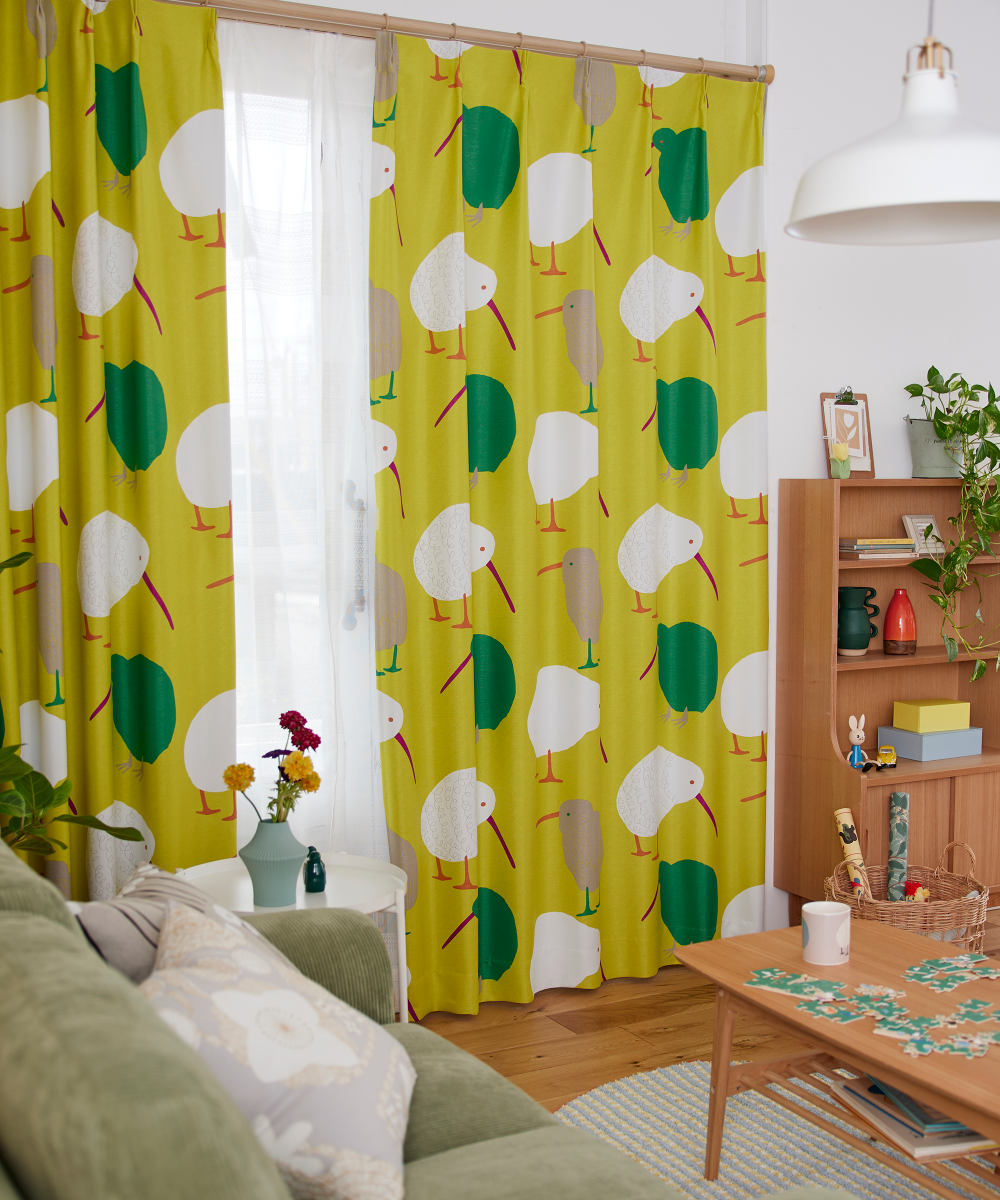 ㉜幅約70㌢×丈約130㌢　(１枚) 両開き　スミノエ　ドレープ スミノエ カーテン 遮光2級 テクテクキーウィ 100×135cm 形状記憶加工