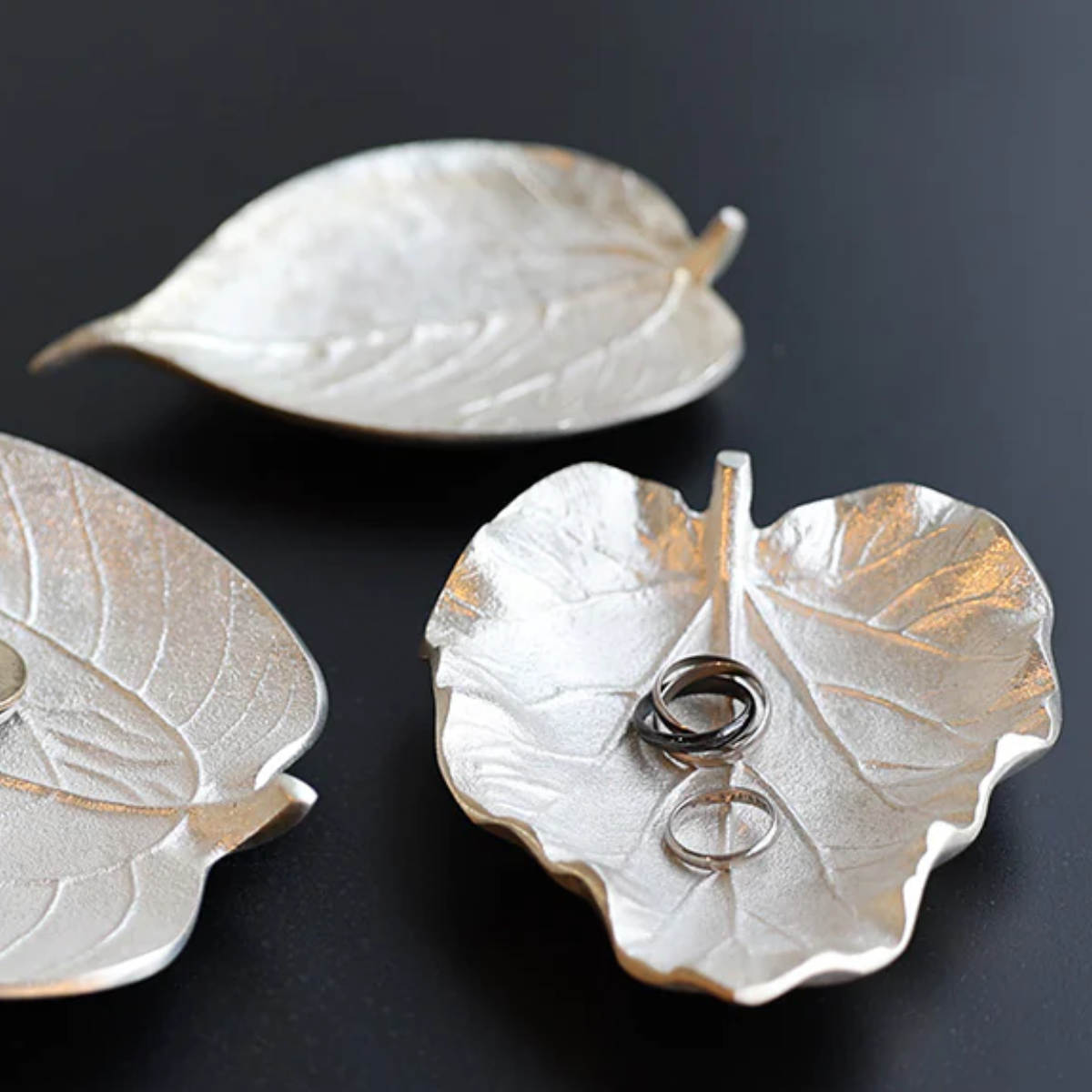 magnet アクセサリートレー LEAF TRAY 葉 アルミニウム