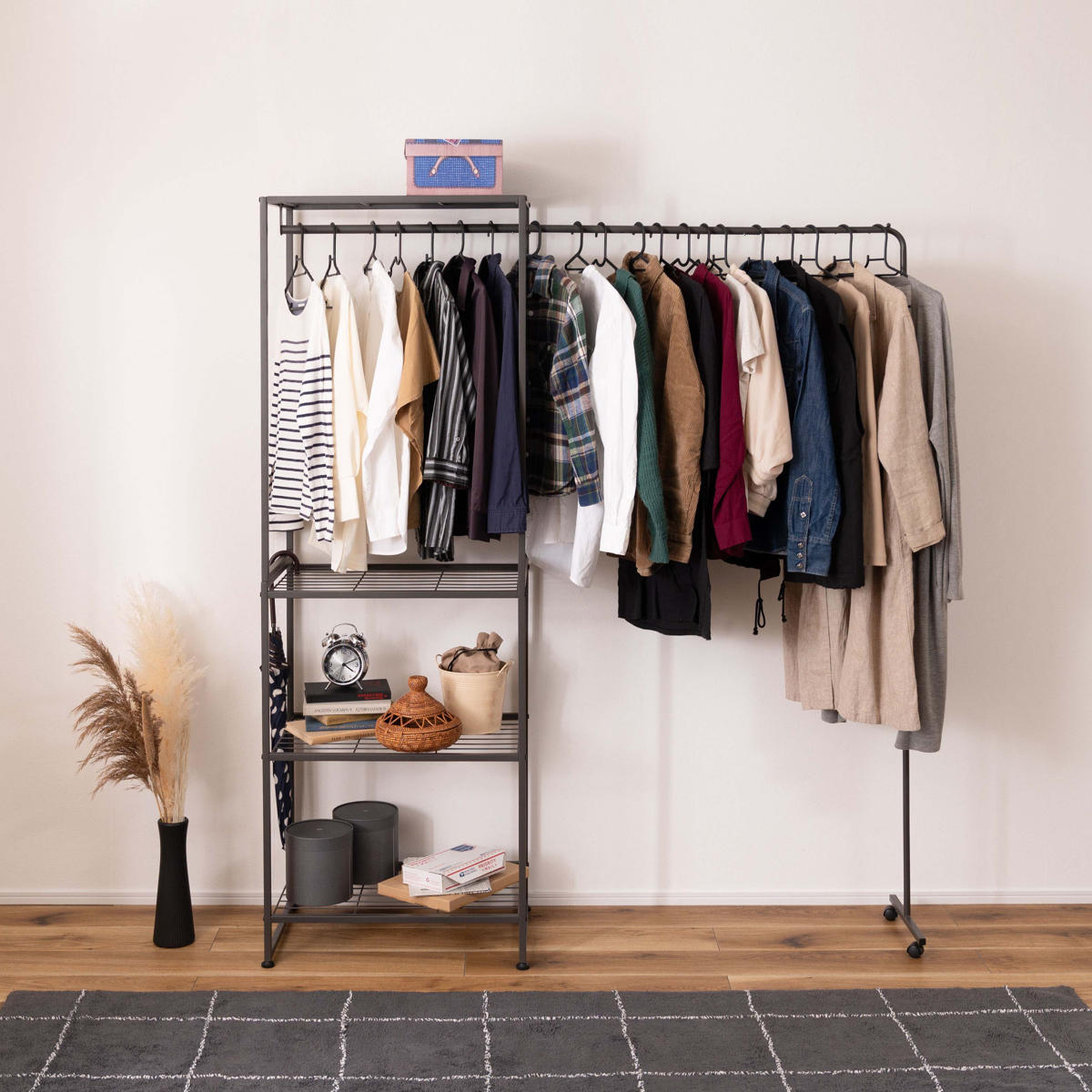 スチール　ハンガーラック　アイアン　幅広　アイアンラック　コート　頑丈 東谷 ハンガーラック 伸縮ハンガー付 スチールフレーム 幅67.5-152cm
