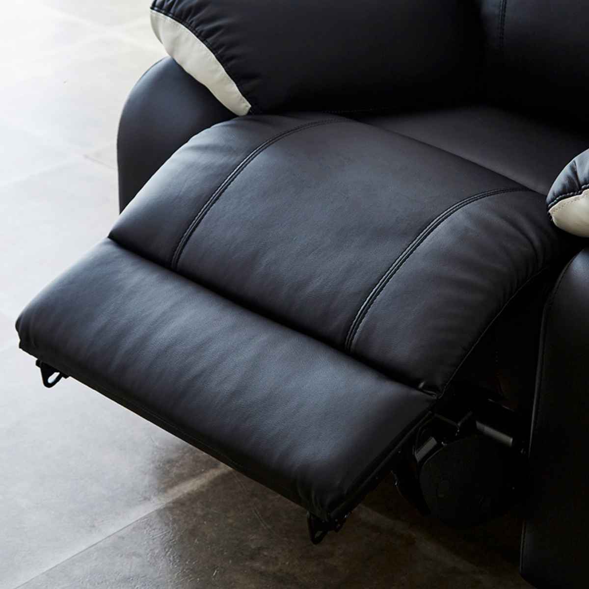 ホームテイスト（HOME taste） 電動リクライニングソファ 1人掛け PU