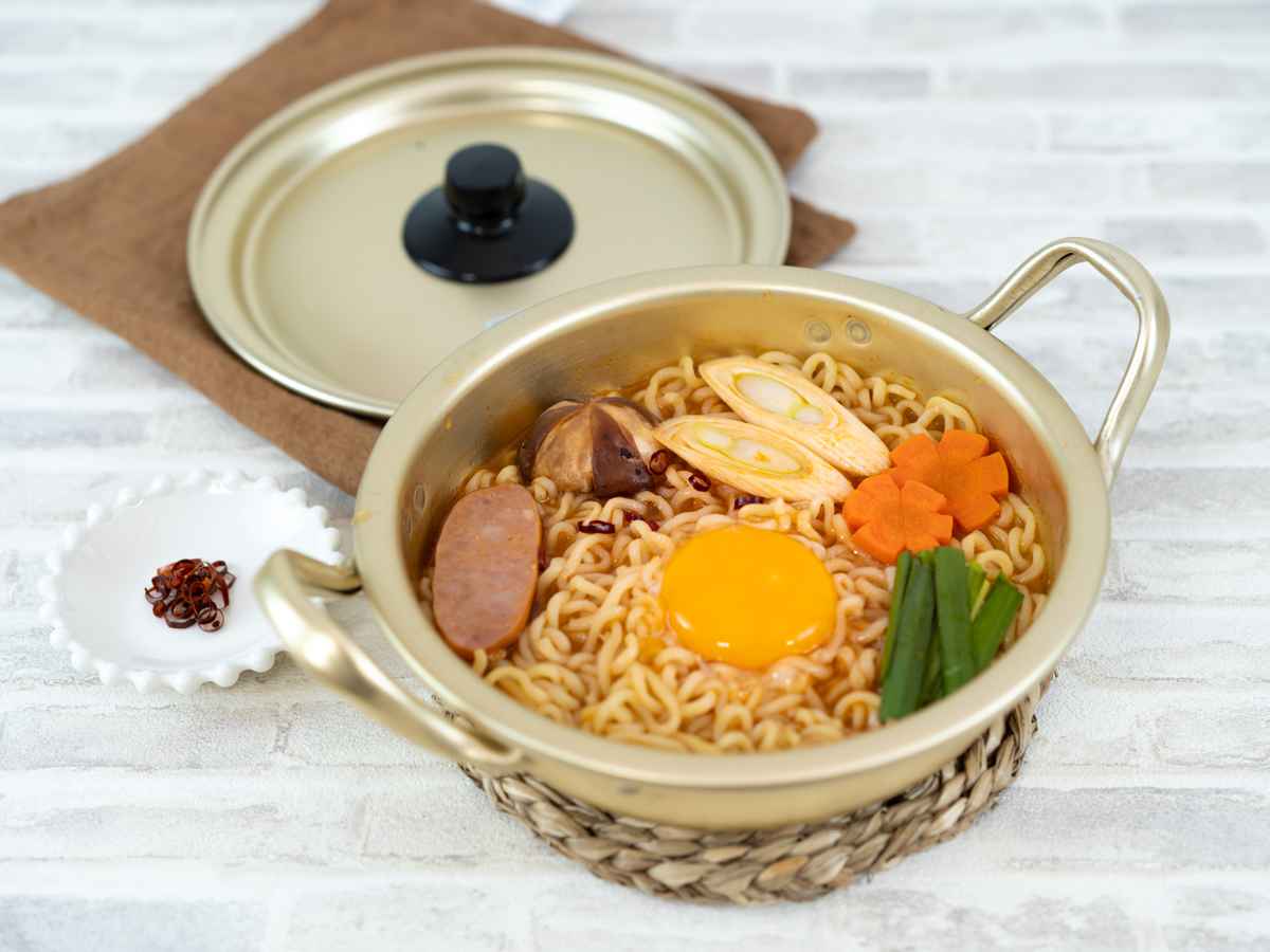 ラーメン鍋 18cm 浅型 アルミ製 味覚探訪 韓国編 両手鍋 （ ガス火専用