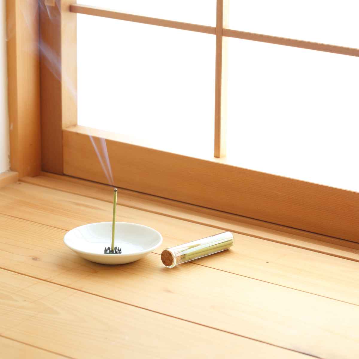 DAIKO（ダイコー） お香 りらく 15本入り お香立て付き （ アロマ イン