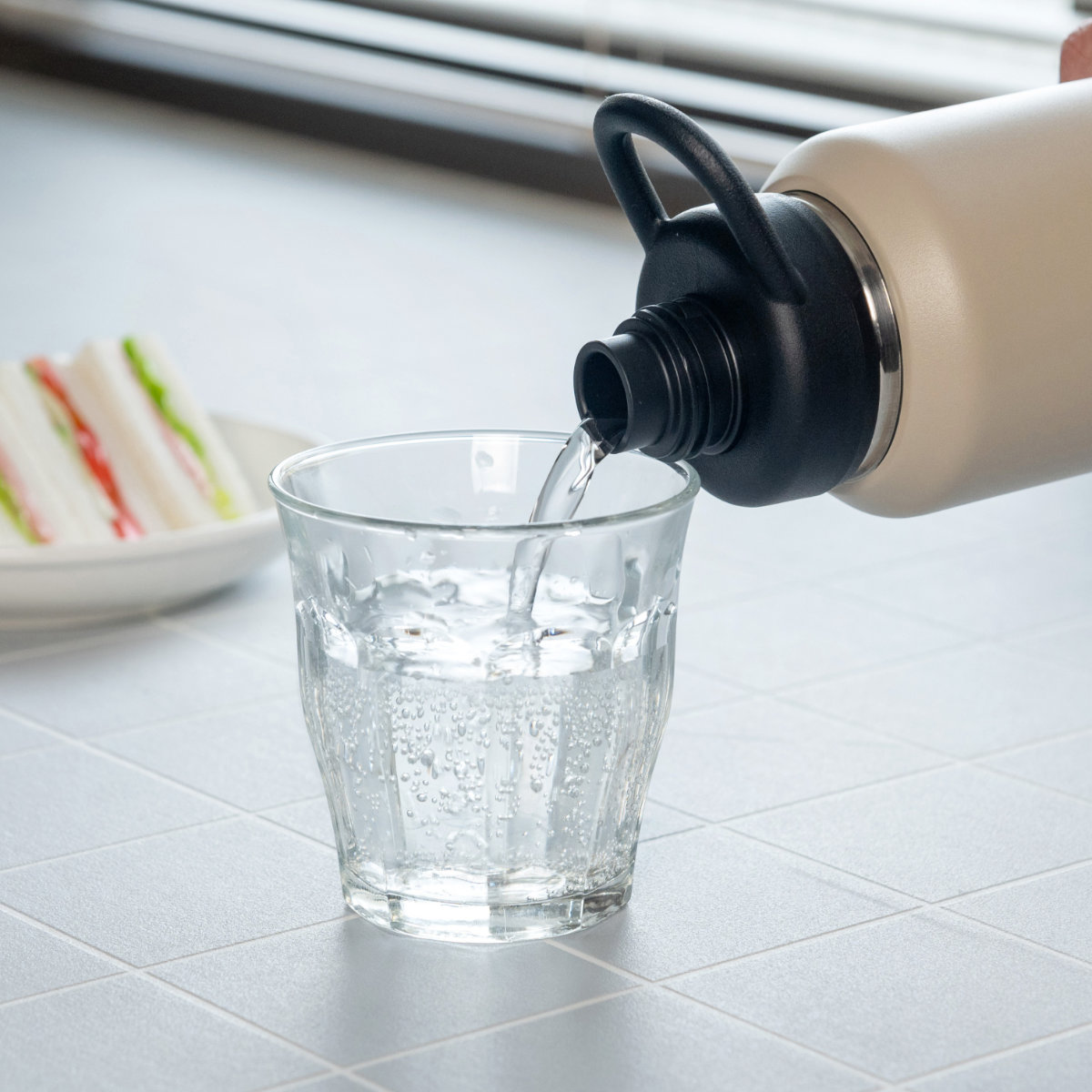 ピーコック魔法瓶工業 水筒 700ml スポーツボトル 保冷専用 （ 直飲み