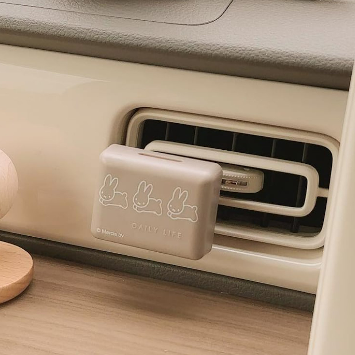 Miffy（ミッフィー） ディフューザー 車 ファン クリップ