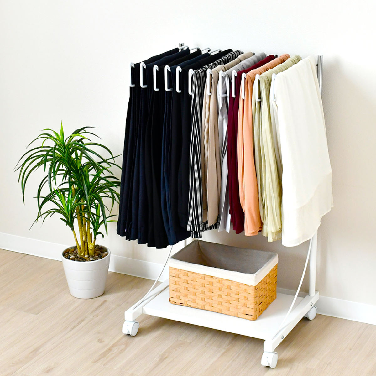 ハンガーラック キャスター付き ハンガーかけ コートハンガー ズボンハンガー 棚付きスラックスハンガー 12本掛け ラック （ パンツ 収納 ハンガー