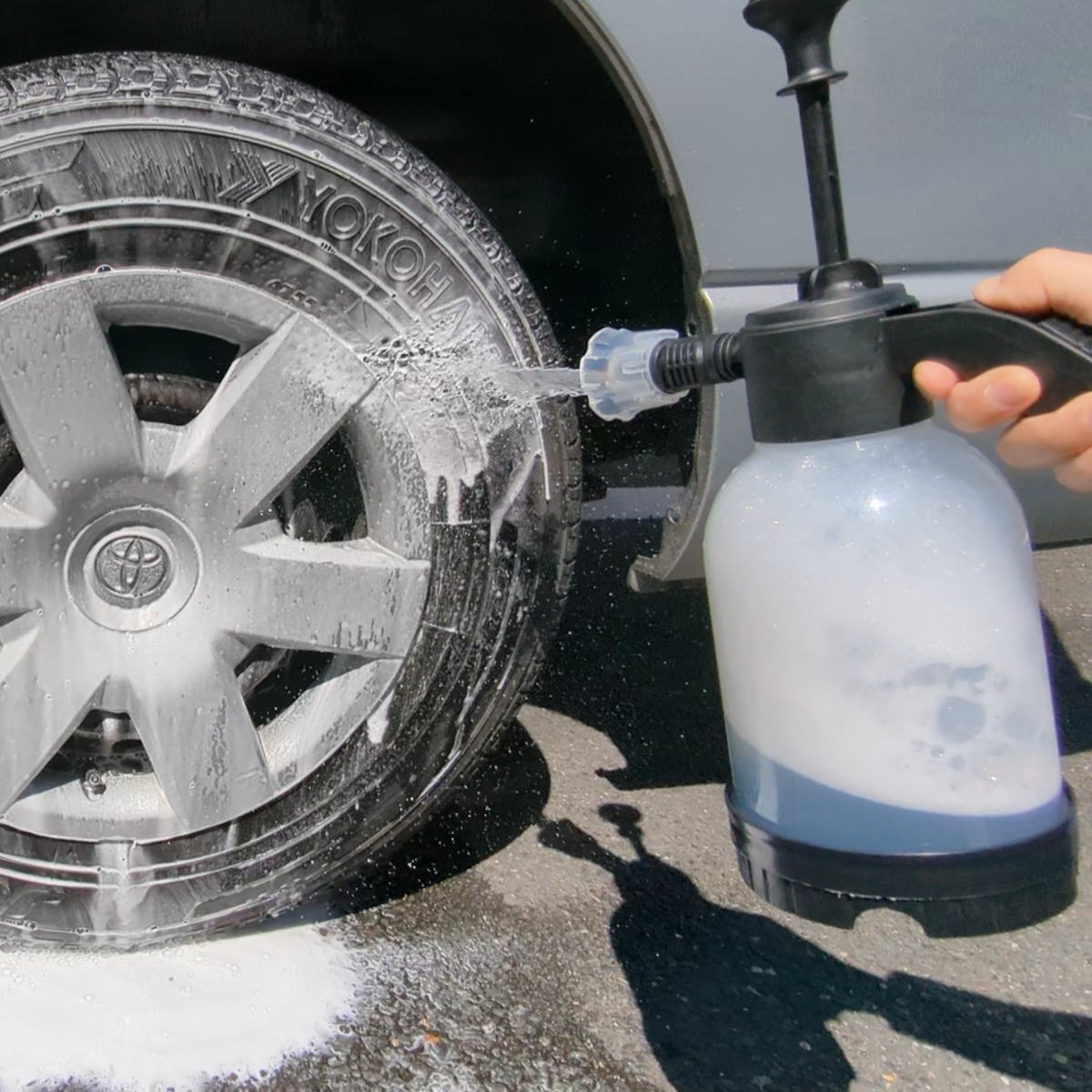 ①BMW ルーフ・トップ ②洗車のすぱしゃん洗剤