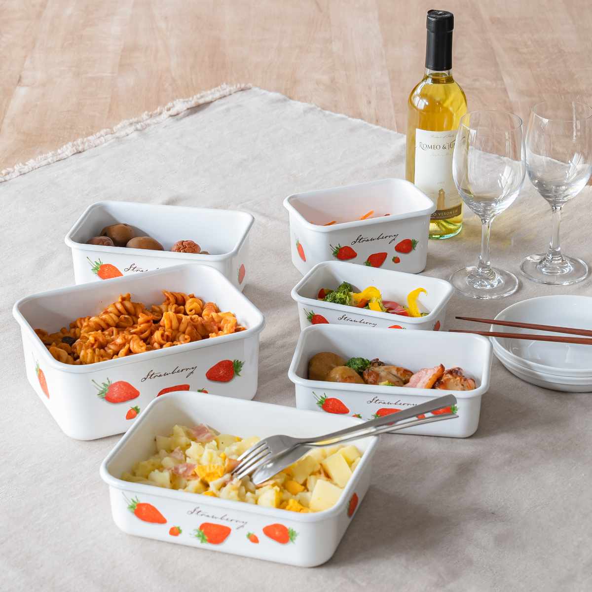 富士ホーロー 保存容器 1.1L ストロベリーシリーズ 深型角容器 M Honey