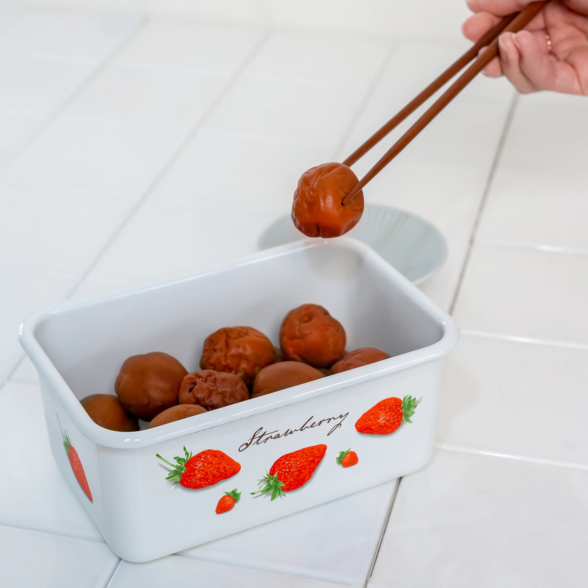 富士ホーロー 保存容器 1.1L ストロベリーシリーズ 深型角容器 M Honey