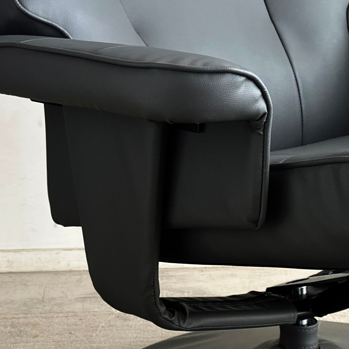 東馬（Tohma） ソファ 1人掛け 幅76cm オットマン付 パーソナルチェア