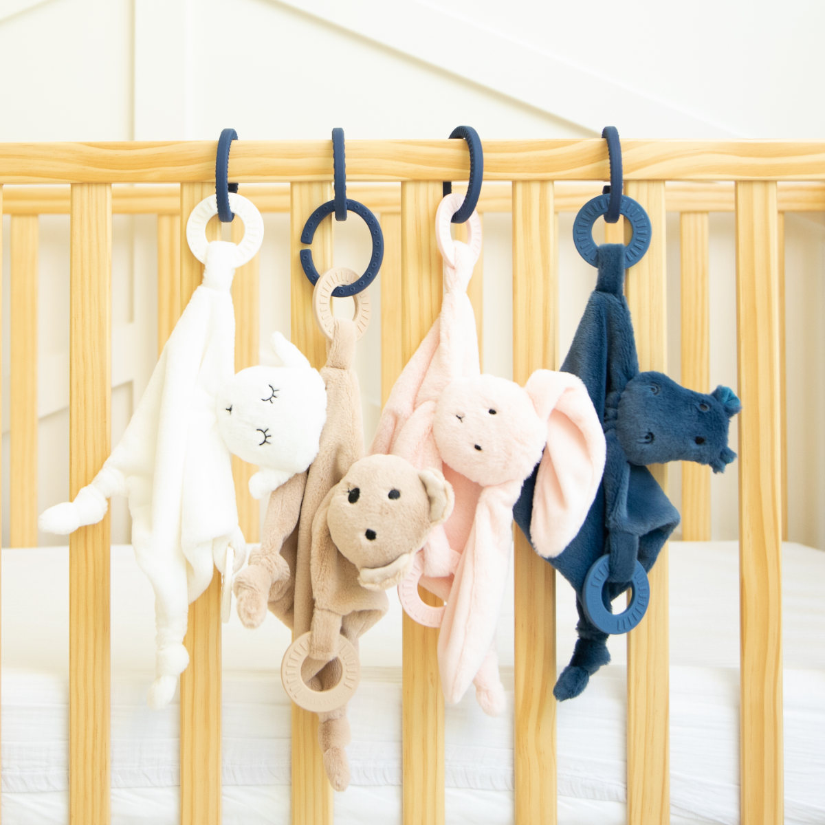 ベラトゥーノ 歯固め Bella Tunno Teether Buddy ぬいぐるみ ラトル
