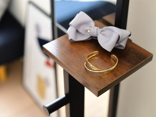 スタンドミラー 高さ160cm ELVIS ミラー 全身鏡 小物置き フック付 鏡