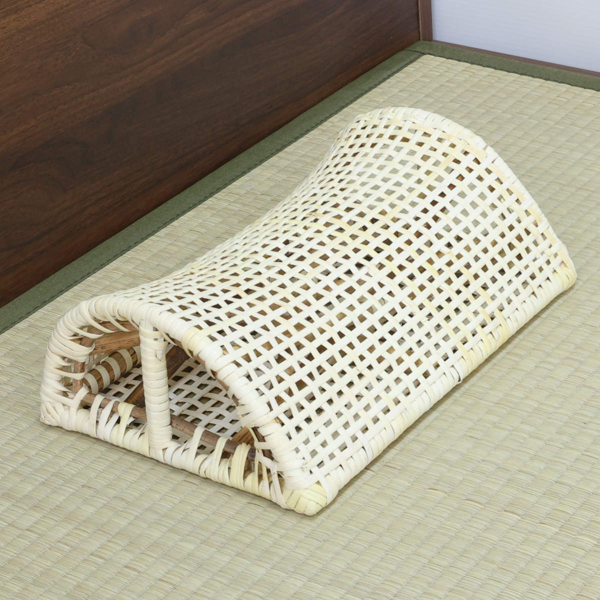 籐 まくら 半円タイプ 20×30cm 天然素材 （ ムレにくい 通気製 ひんやり 涼しい 低め ラタン 枕 ピロー お昼寝 ）