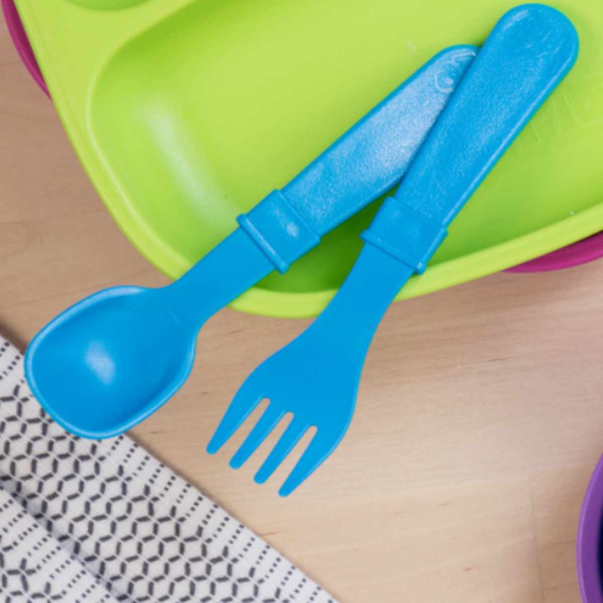 木製ピッグスプーン2個セット 青いリボン付き スプーン&フォークセット 14cm re play BPAフリー プラスチック （ 食