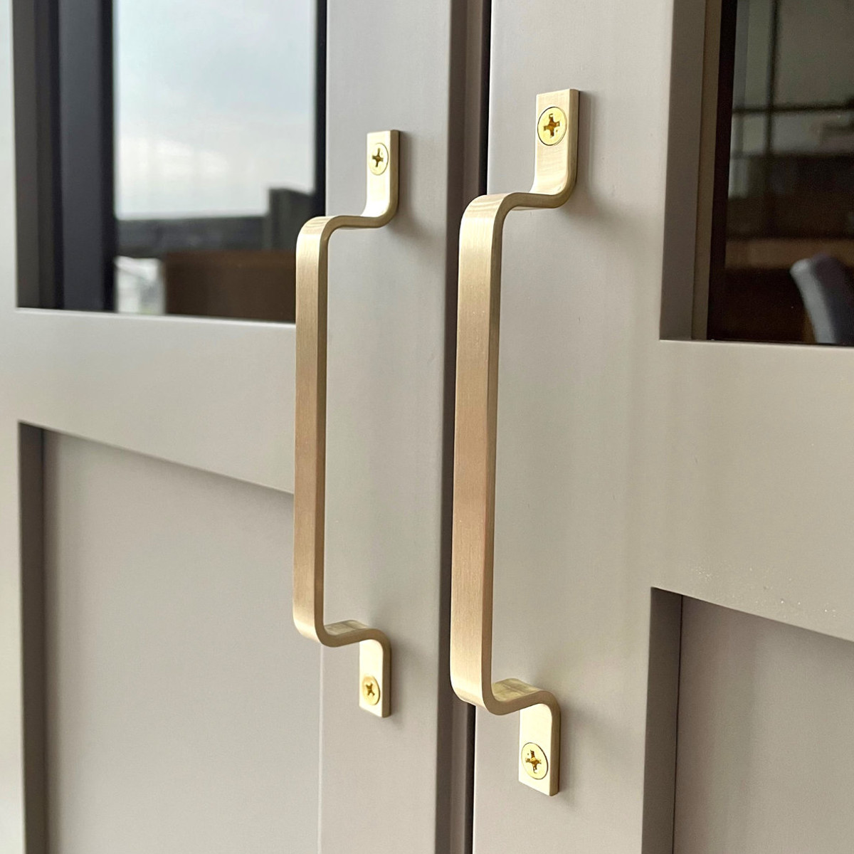 GART（ガルト） キャビネット 幅70cm 両開き扉 可動棚 完成品 日本製