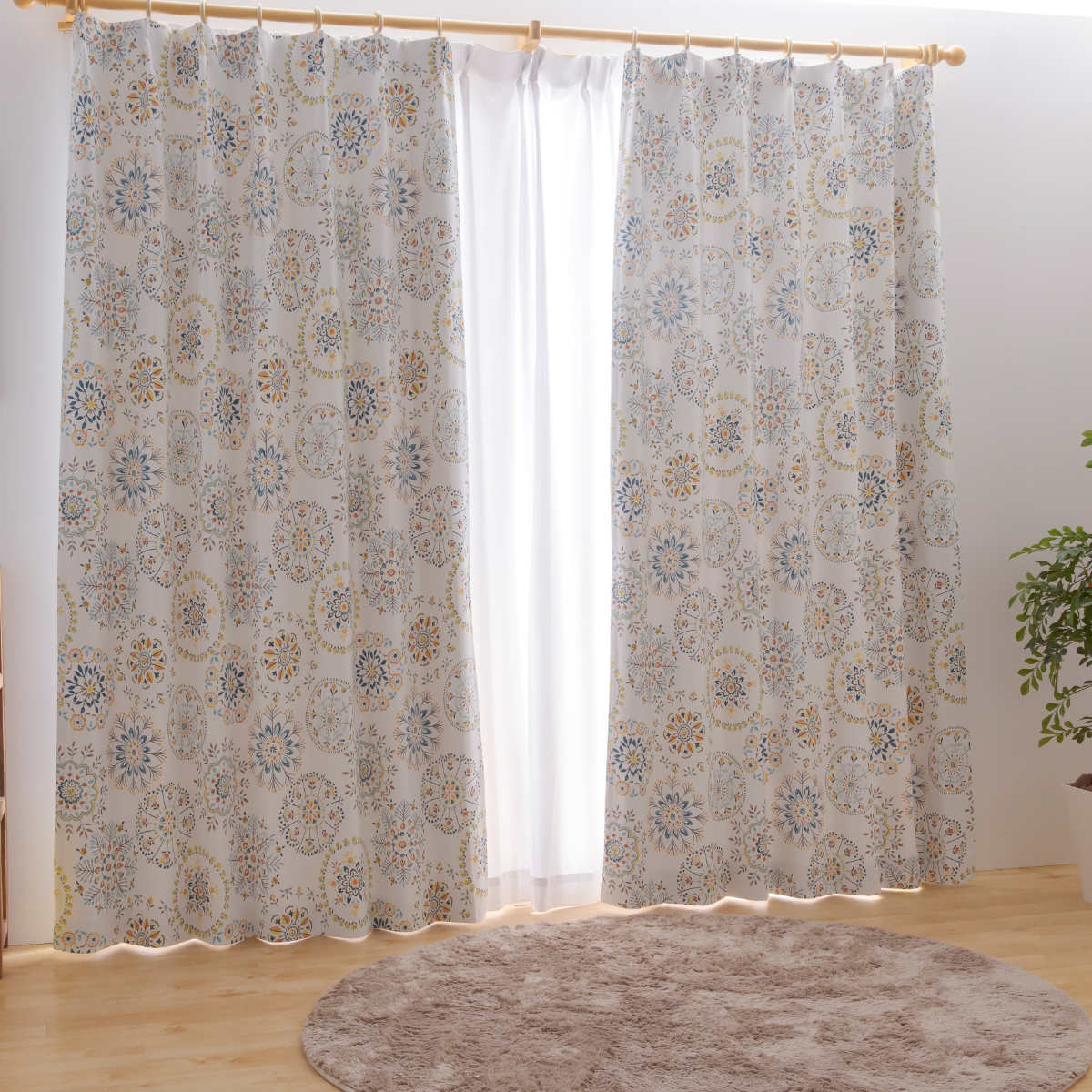 ユニベール（UNIVERS） カーテン 3級遮光 ロッコ 100×135〜200cm 2枚