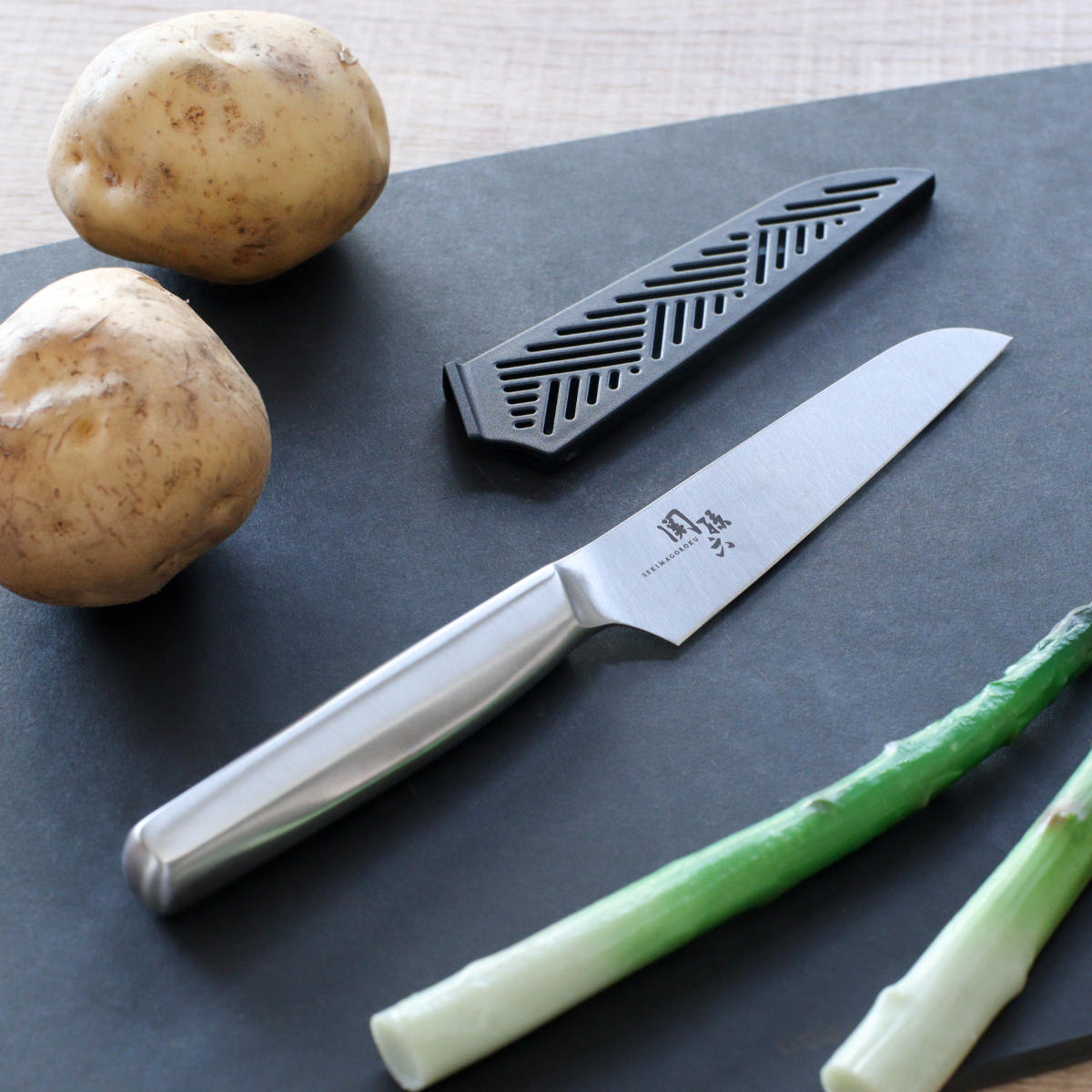 関孫六 包丁 12cm オールステンレス サヤ付き コンパクトナイフ 日本製