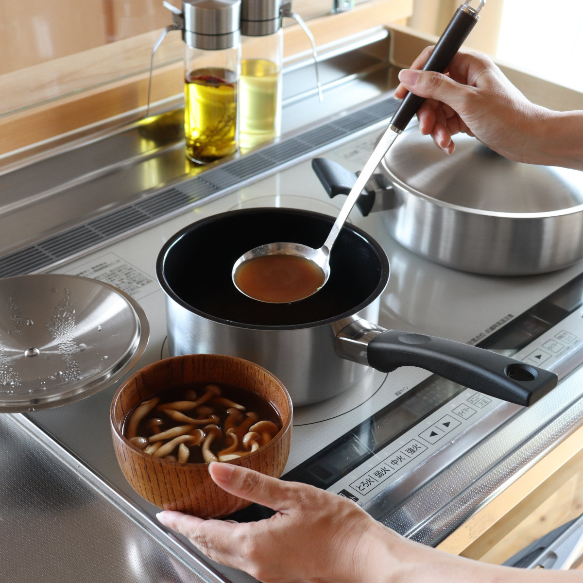 ウルシヤマ金属工業 片手鍋 18cm IH対応 ステンレス製 内面セラミック