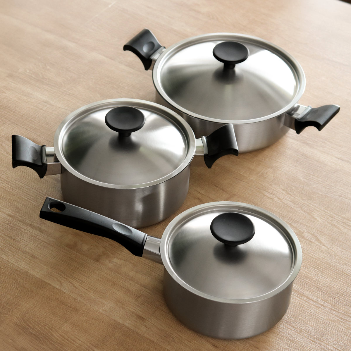 ウルシヤマ金属工業 両手鍋 20cm IH対応 ステンレス製 内面セラミック