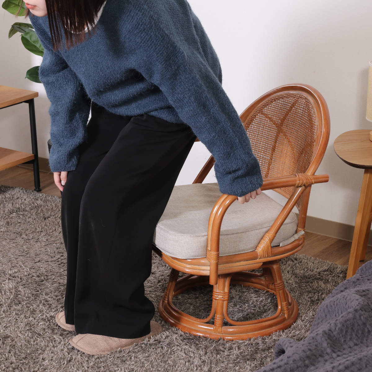 不二貿易（Fuji Boeki） ラタン 回転チェア 座面高33cm クッション付