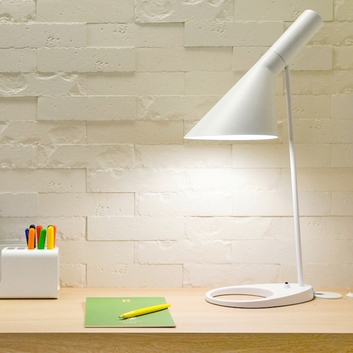 テーブルランプ アルネ・ヤコブセン リプロダクト LED E26 （ AJランプ