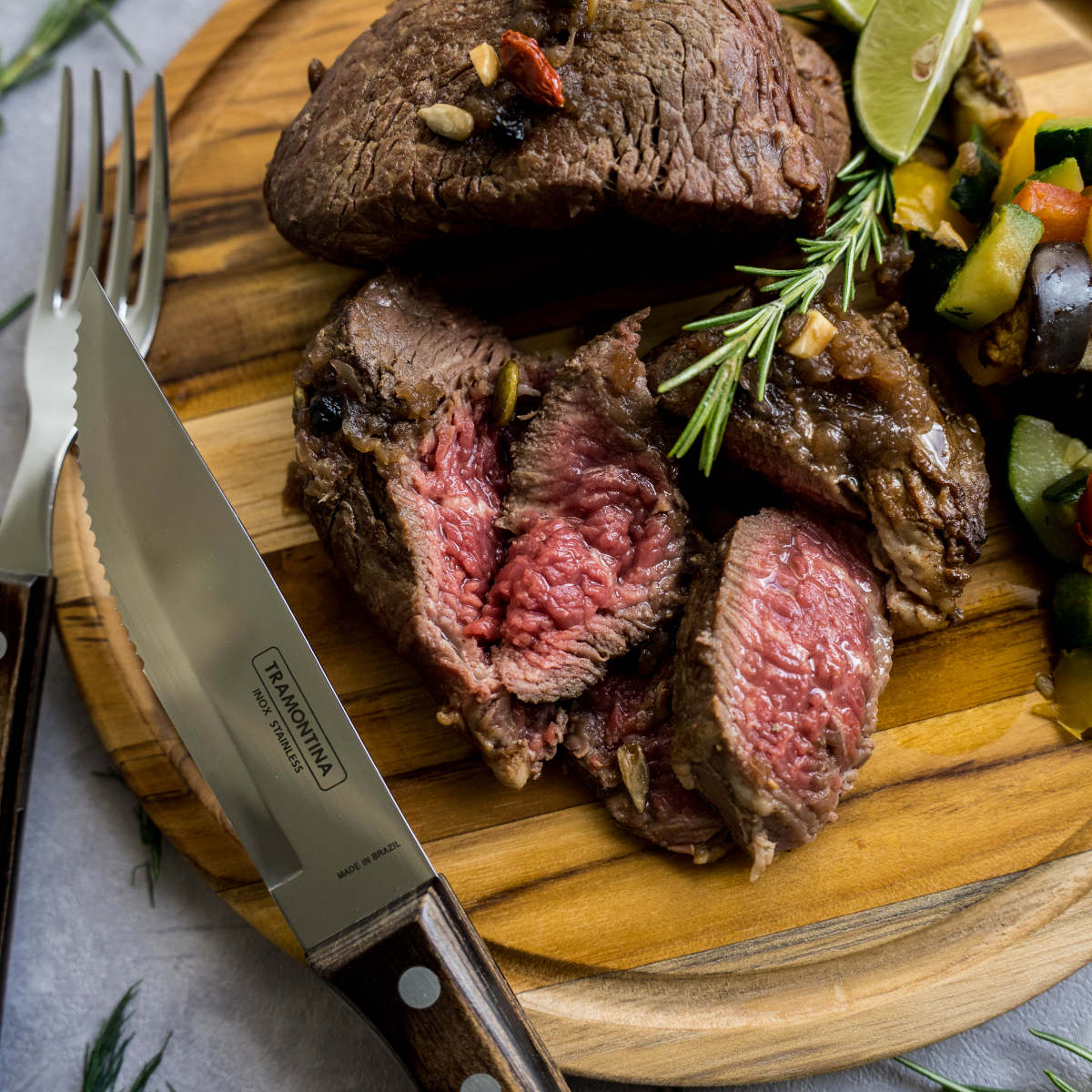 TRAMONTINA（トラモンティーナ） 木製まな板 丸型 26cm 抗菌