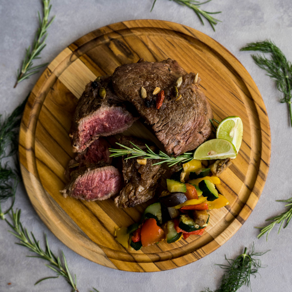 TRAMONTINA（トラモンティーナ） 木製まな板 丸型 26cm 抗菌