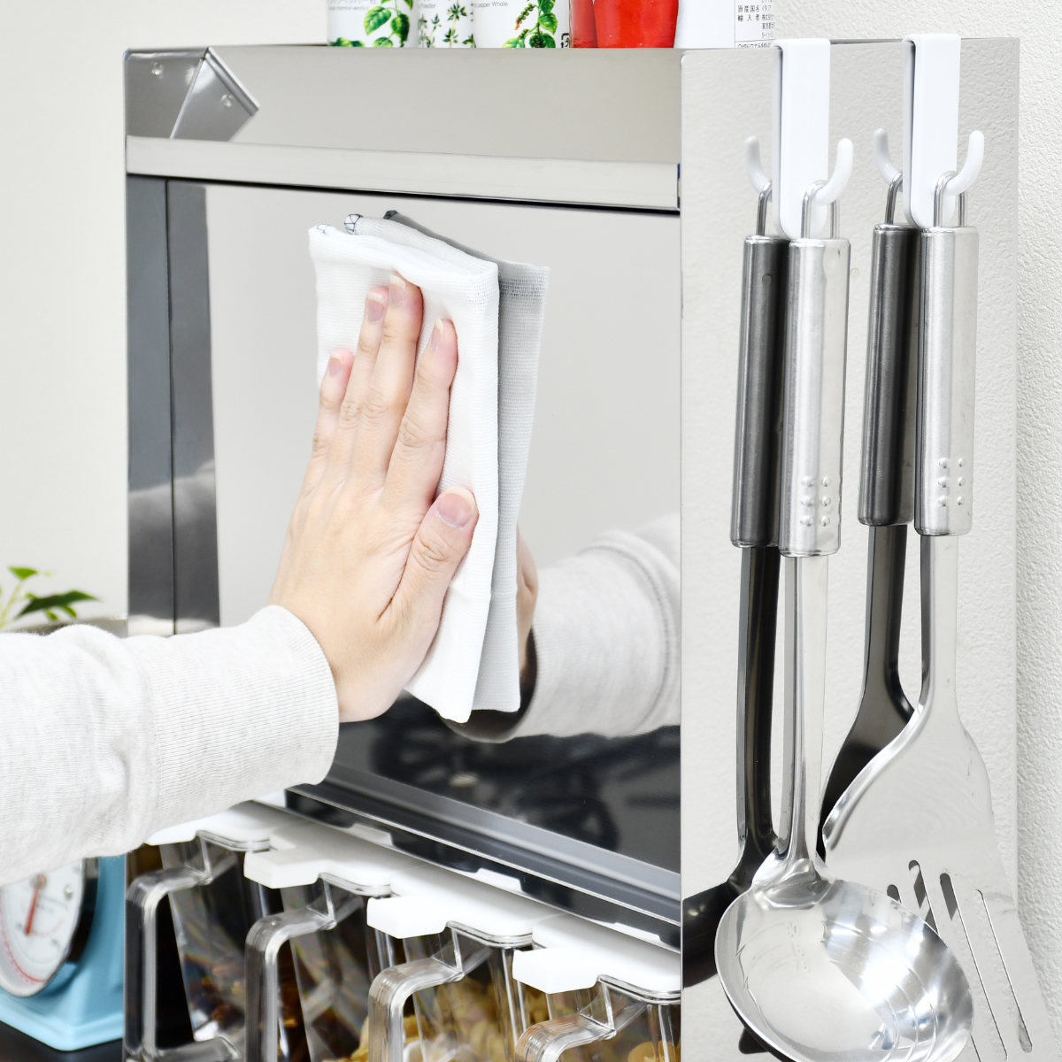 調味料ラック フラップ扉のステンレススパイスラック 調味料ポット 4個