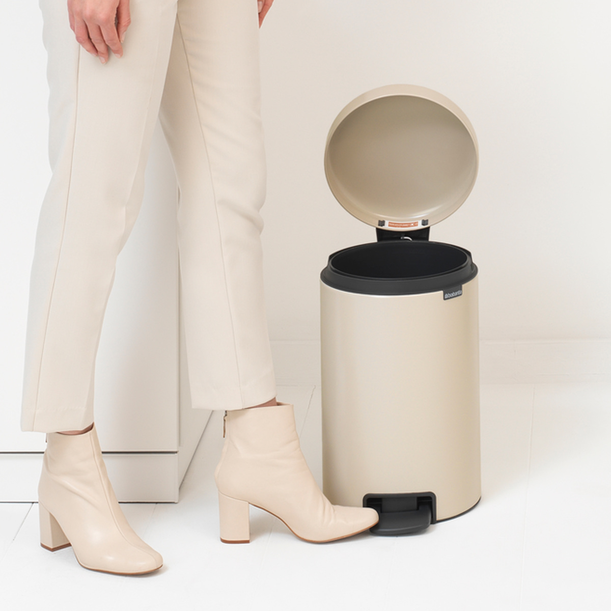 brabantia（ブラバンシア） ゴミ箱 12L ペダル式 ペダルビン （ ごみ箱