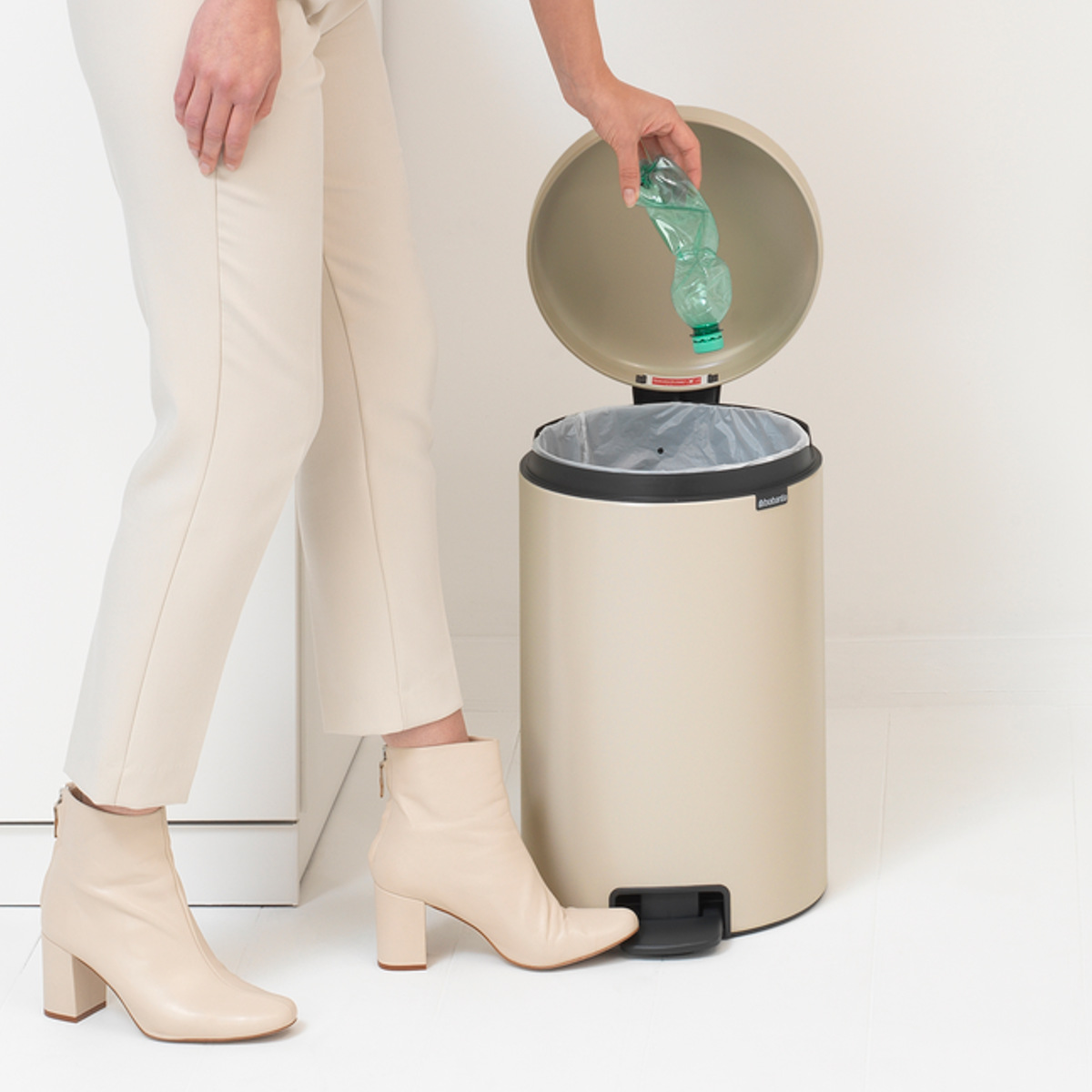 brabantia（ブラバンシア） ゴミ箱 20L ペダル式 ペダルビン （ ごみ箱