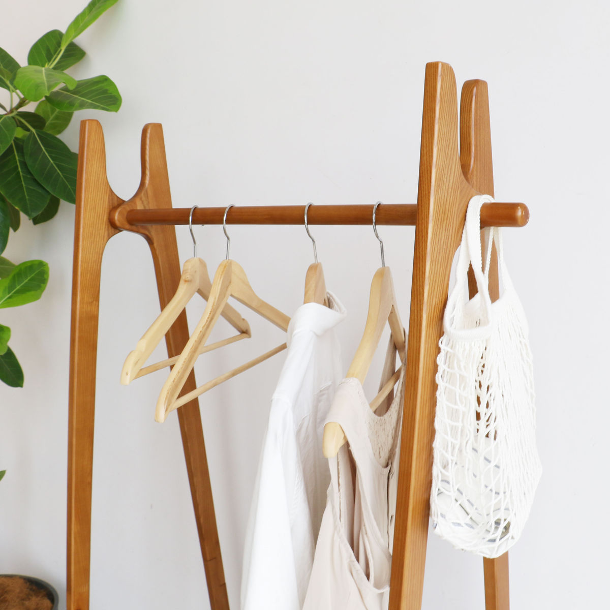 ハンガーラック 幅77cm 折り畳める 天然木 （ ハンガー ラック