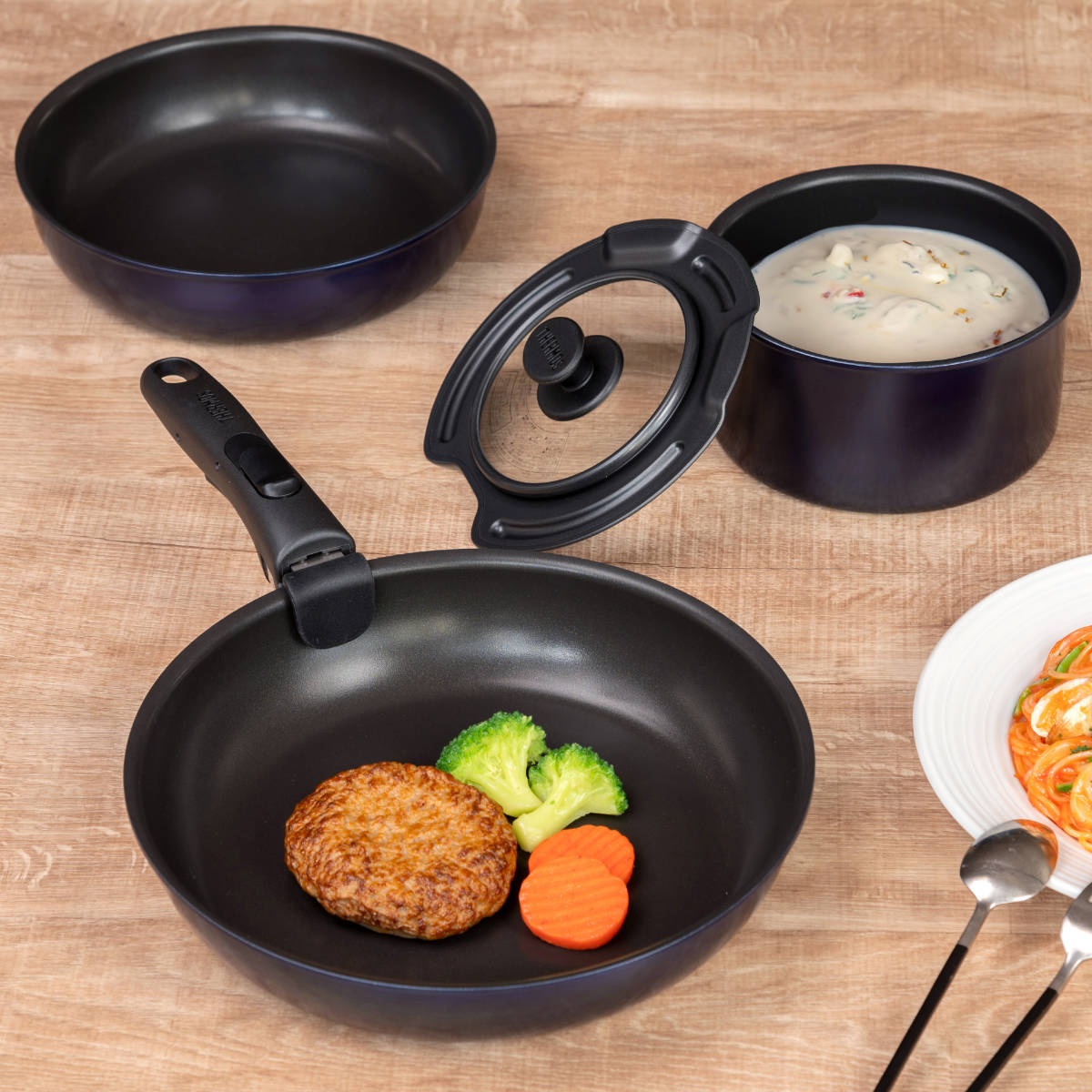 THERMOS フライパン 5点セット ガス火専用新品未開封　保証書付き THERMOS（サーモス） 取っ手のとれるフライパン5点セット ガス火専用