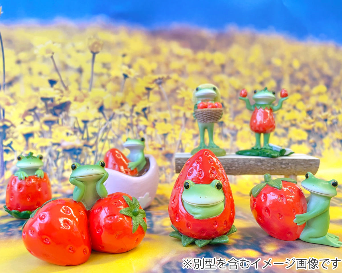 コポー イチゴからひょっこり カエル 置物 （ Copeau 置き物