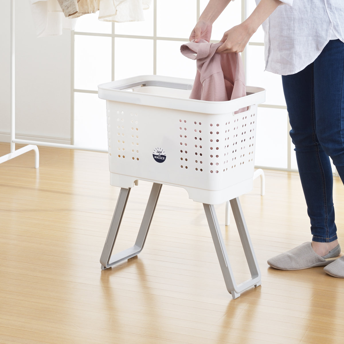 SANKA（サンカ） ランドリーバスケット 折りたたみ 脚付バスケット