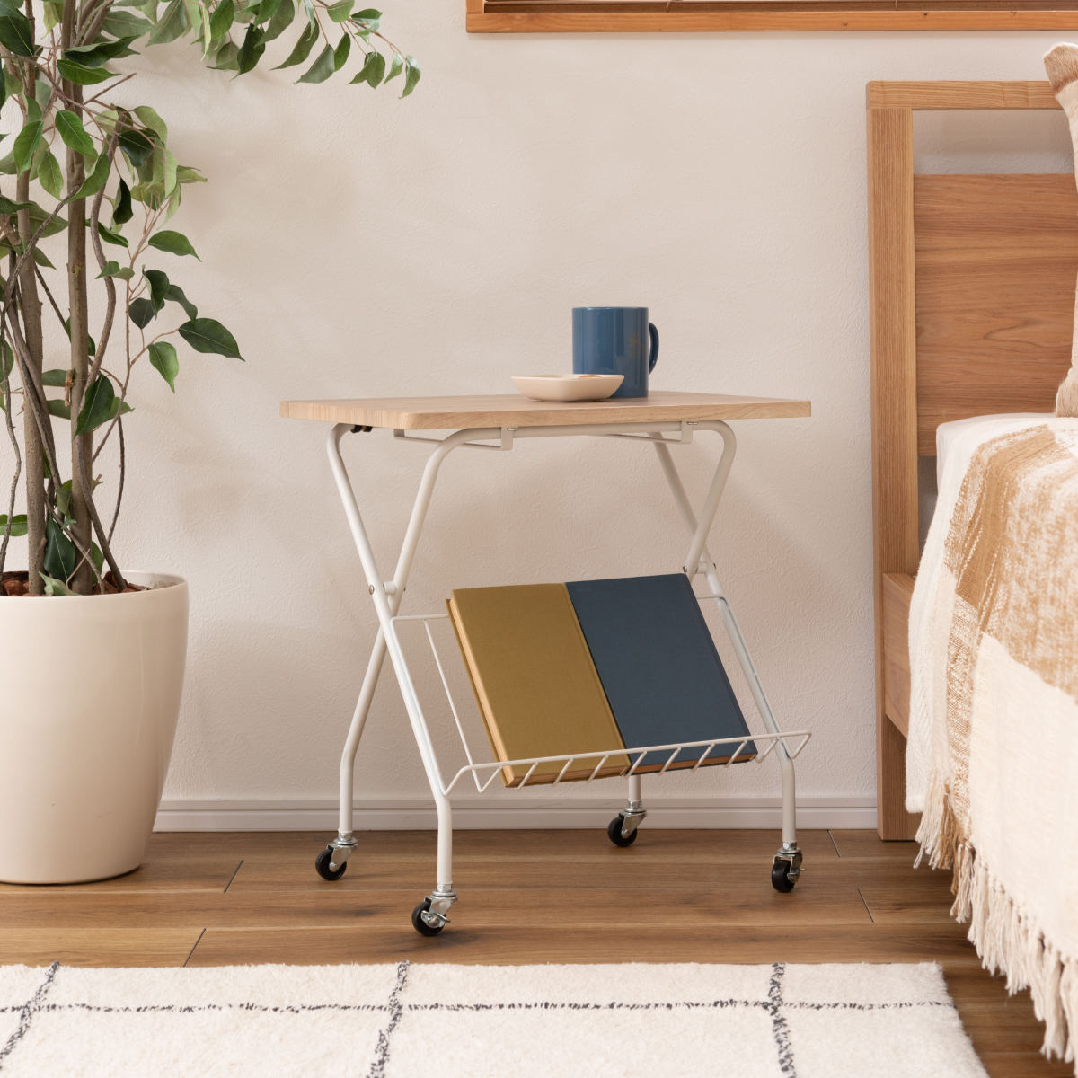 東谷 サイドテーブル 折りたたみ式 高さ47cm キャスターロック付