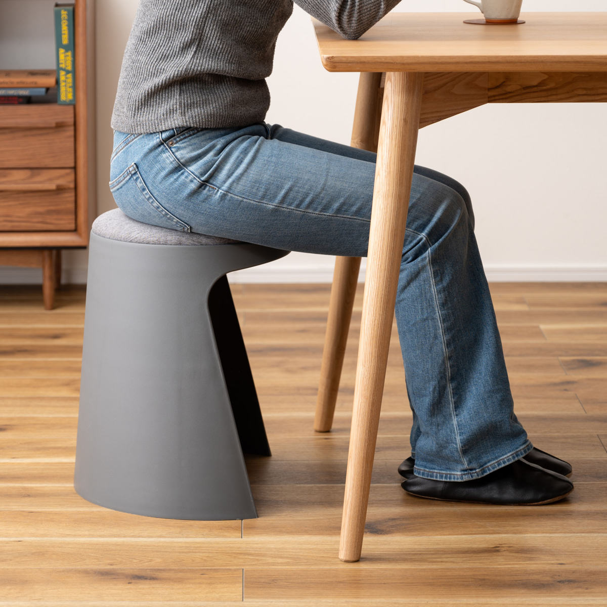 東谷 スツール スタッキング可能 高さ44cm クッション付 カヌレ （ 丸